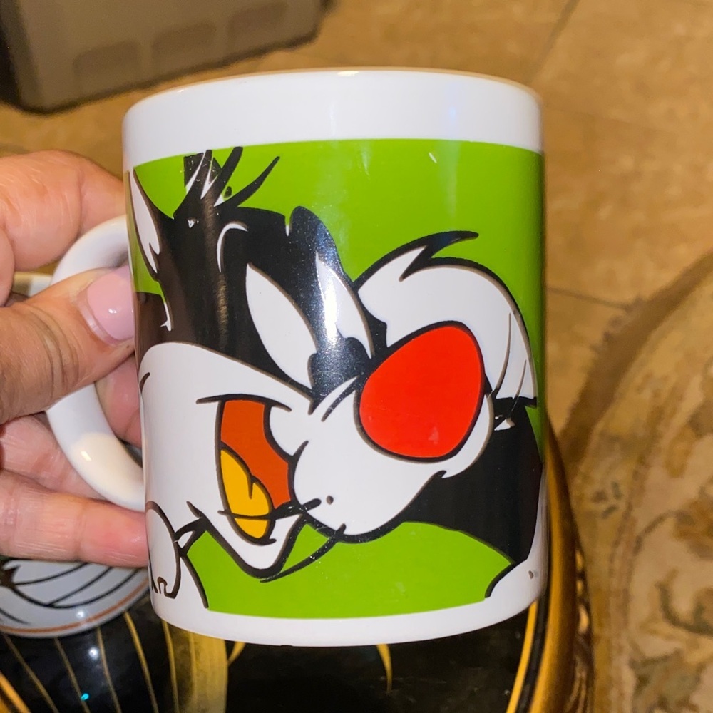 Box28 Warner Bros. Cartoon Character Mug Trio - Green, White, and Orange 12oz - Picture 5 of 6